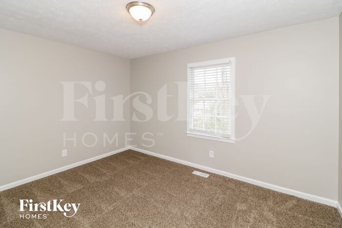 Building Photo - 1715 Straw Valley Rd