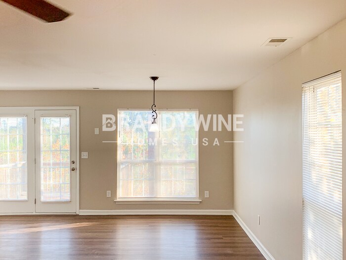 Building Photo - 425 Hannah Dr