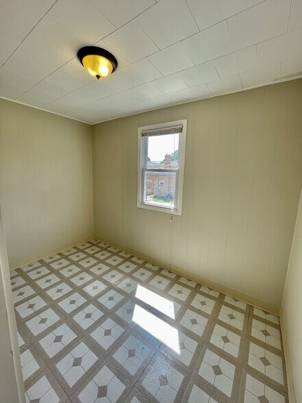 Building Photo - 9126 keating ave