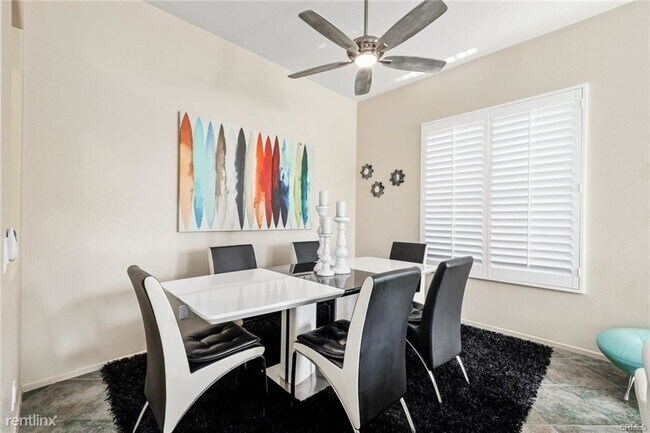 Building Photo - 4 br, 2.5 bath House - 3380 N Avenida San ...