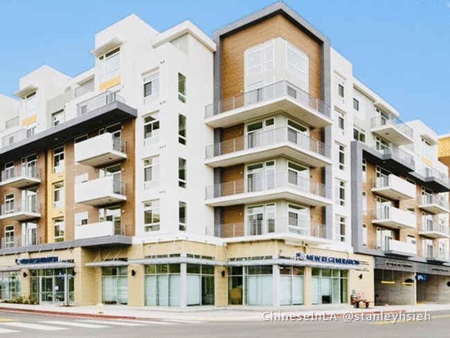 Building Photo - Monterey Bay Square (#409)