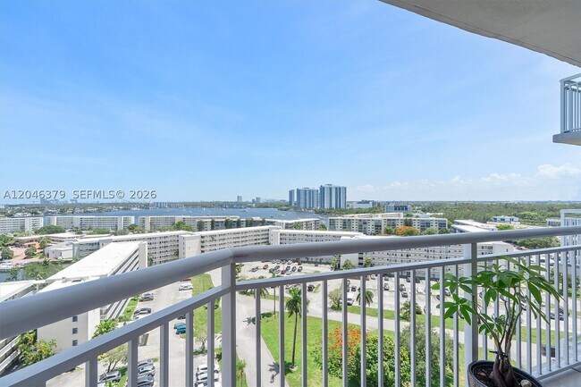 Building Photo - 18031 Biscayne Blvd