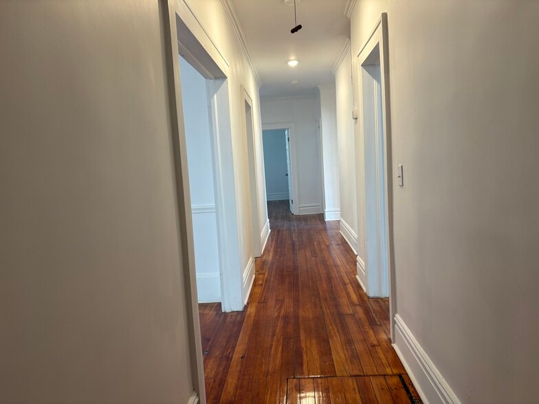 hall way - 1328 Shepherd St