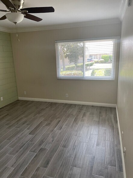 Building Photo - 8856 Sutter Cir