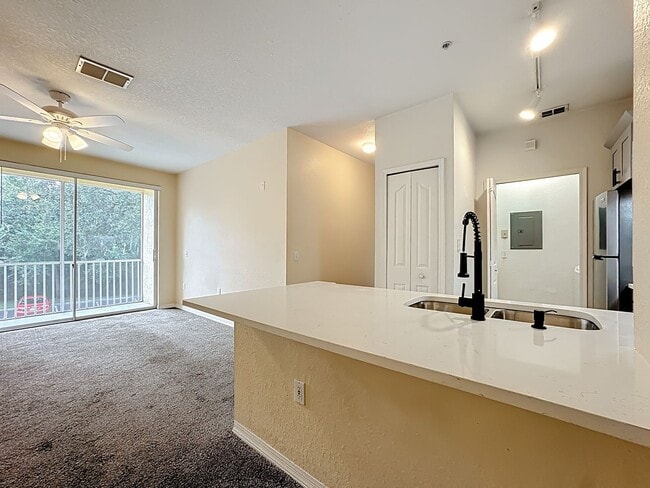 Building Photo - NEWLY RENOVATED 2-Bdrm Condo in Visconti's...