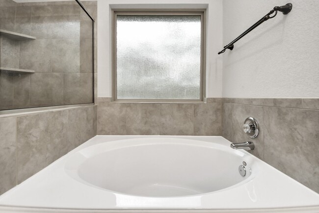 Building Photo - 16130 Beachside Pl