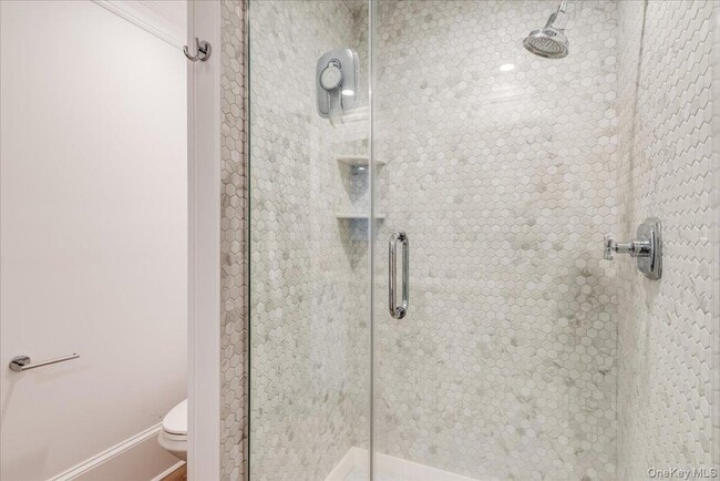 Building Photo - 95 E Main St