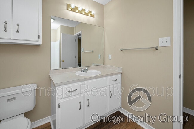 Building Photo - 3020 Barlett Dr