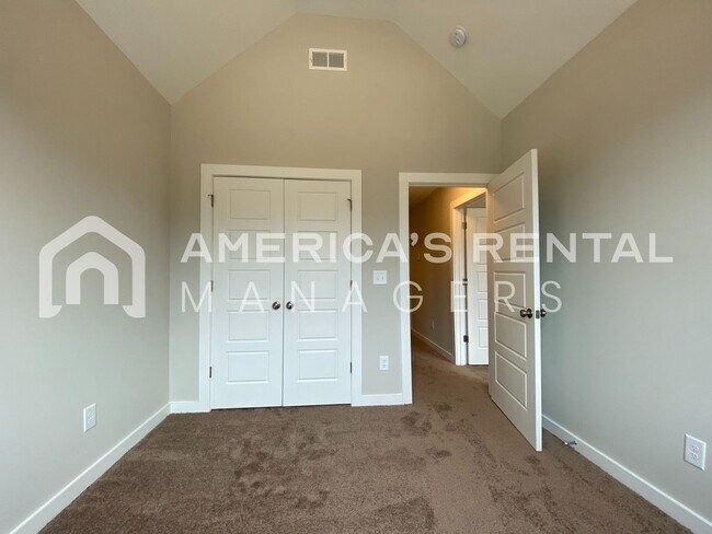 Building Photo - 7945 St.James Dr