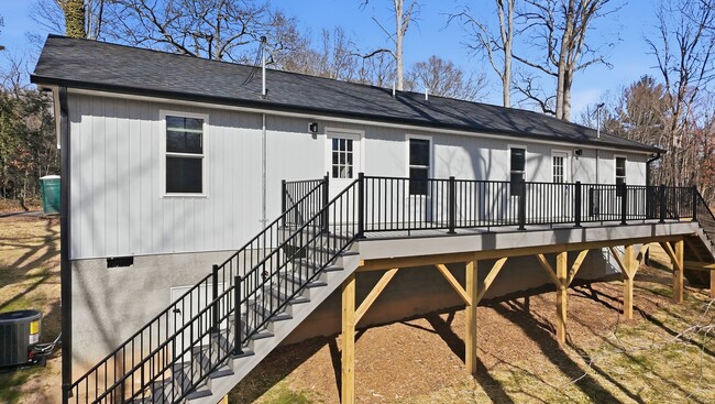 Building Photo - 12 Old Starnes Cove Rd