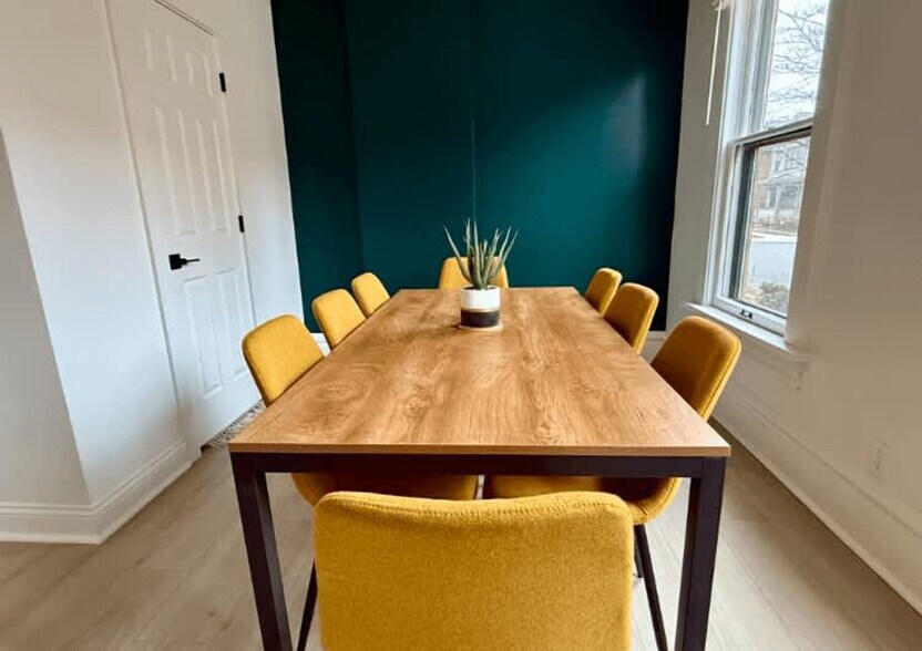 Building Photo - 309-311-311 W 4th Ave