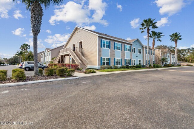 Building Photo - 1601 Nectarine St