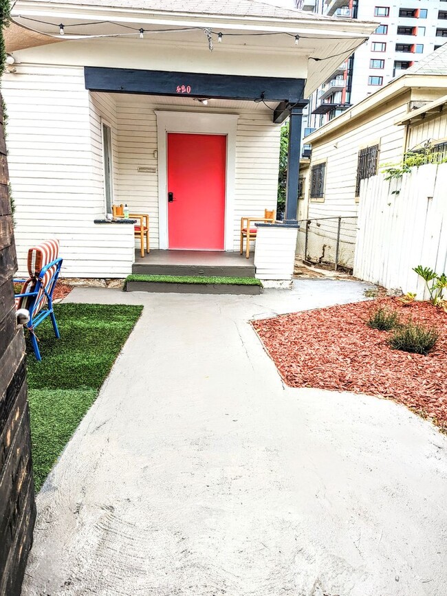 Building Photo - Downtown San Diego Smart House