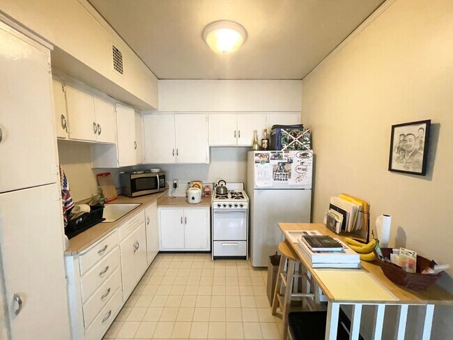 Building Photo - 4272 N Wilson