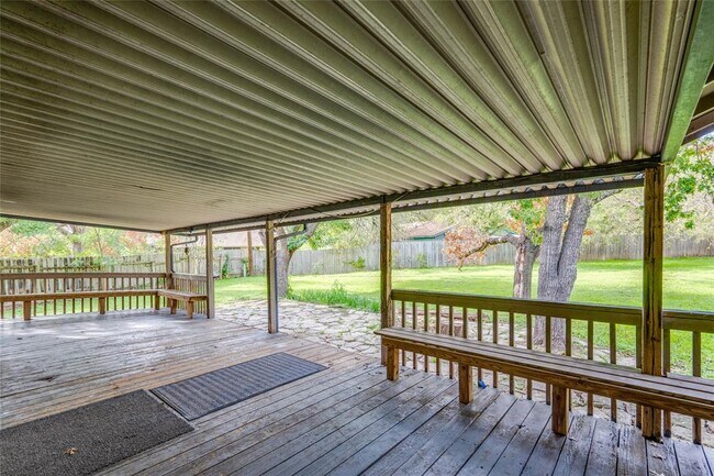 Building Photo - 1402 Meadgreen Cir