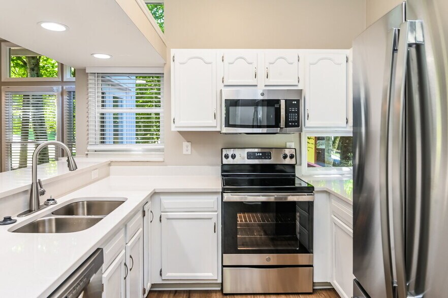 Building Photo - 10135 Elsenham Ln