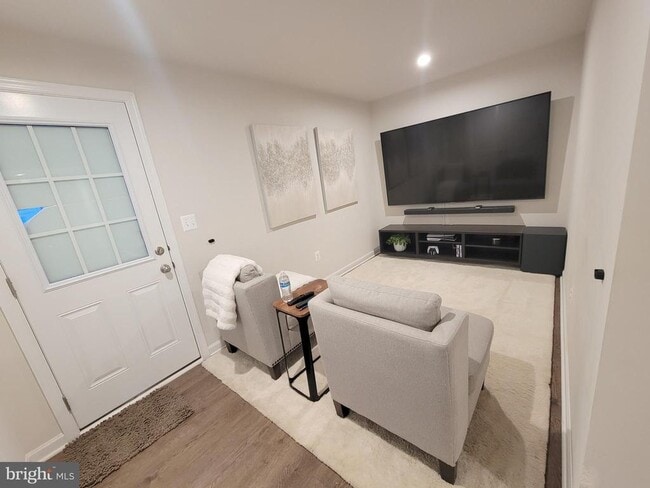 Building Photo - 2582 Laurel Pk Dr