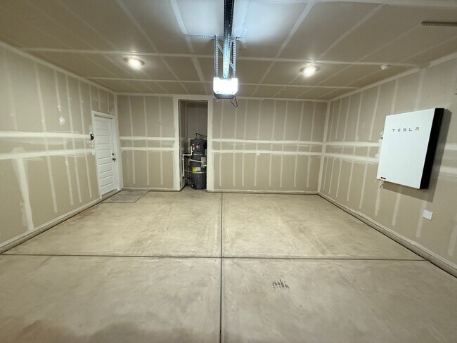 Building Photo - 7429 Sunshine Grv Dr