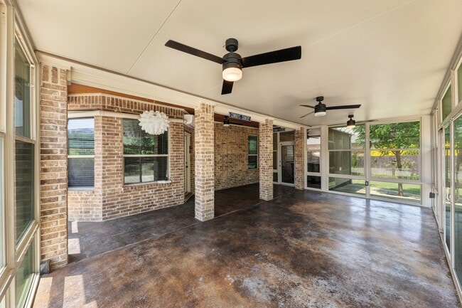 Building Photo - 5705 Fenton Ln