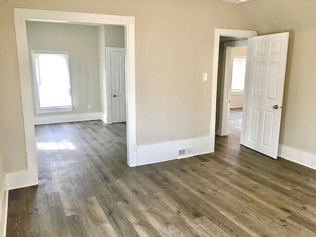 Building Photo - 3-bedroom house - Seaman District!