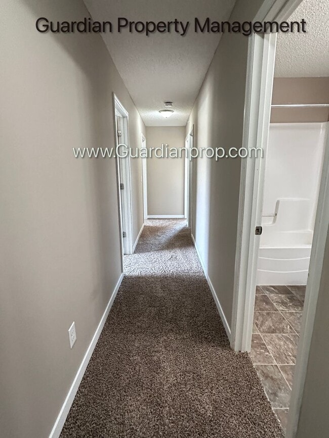 Building Photo - Brooklyn Park End Unit Town Home, Dishwasher, Washer/Dryer, Dedicated Office