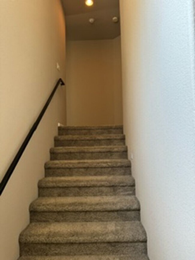 Building Photo - 1825 Resistol Dr