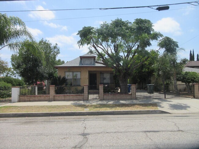 Building Photo - Adorable San Fernando home on O'Melveny
