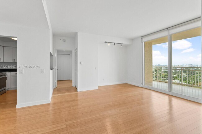 Building Photo - 2475 Brickell Ave