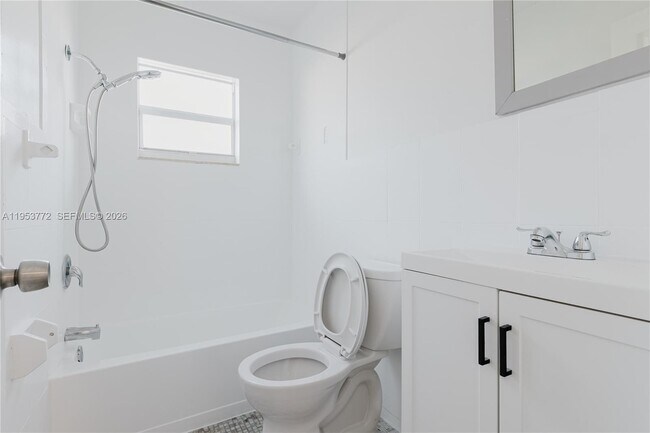 Building Photo - 4338 NW 24th Ave