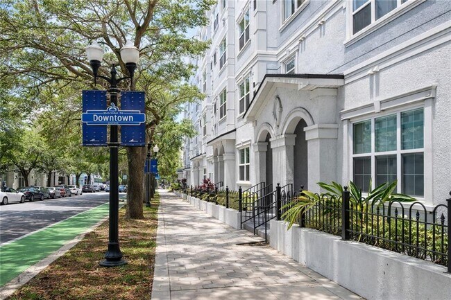 Building Photo - 204 E South St