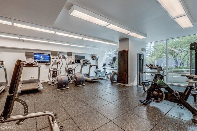 Building Photo - 505 N McClurg Ct