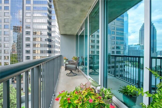 Building Photo - 1080 Peachtree St NE