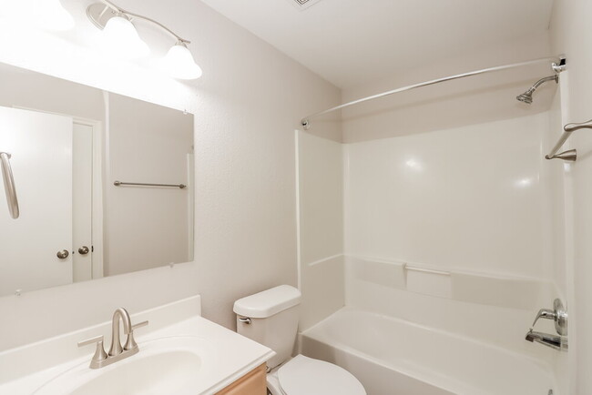 Building Photo - 6806 Oleander Grove Way