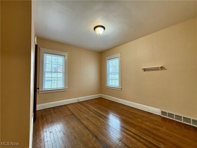 Building Photo - 1208 St Charles Ave