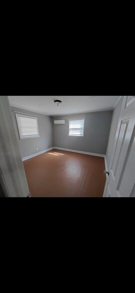 Building Photo - 916 Northside Dr