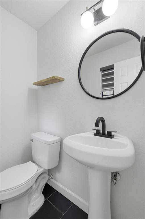 Building Photo - 2326 Dowd Ln