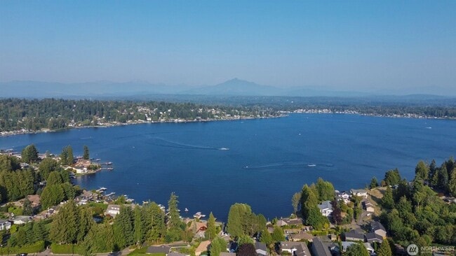 Building Photo - 4Bd/2.75Ba Lake Stevens House