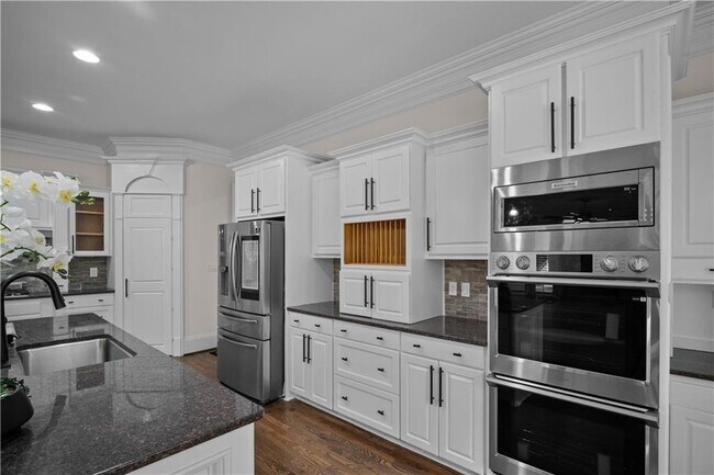 Building Photo - 8630 Moor Park Run