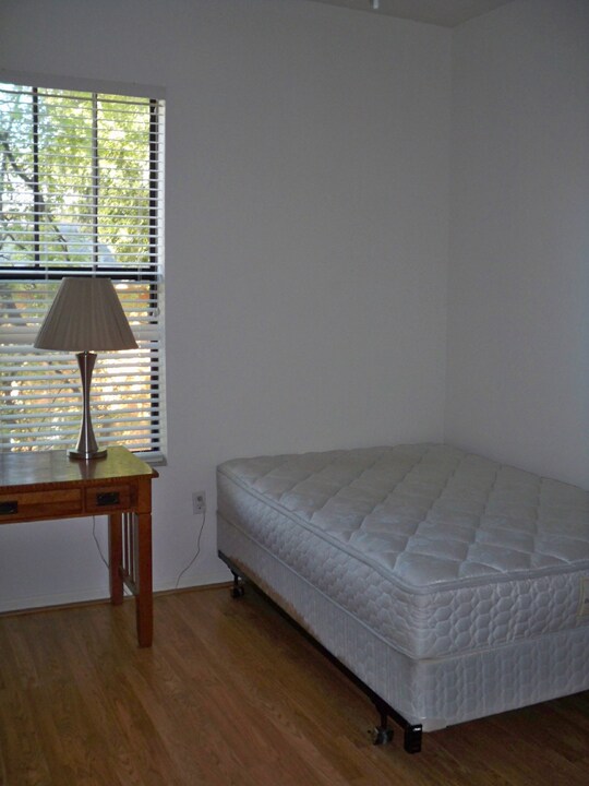 Building Photo - Saint Charles - Luxury 2 Bedroom, 2 Bathroom Condo