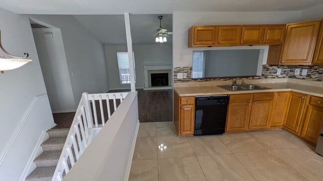 Building Photo - 1462 Shenta Oak Dr