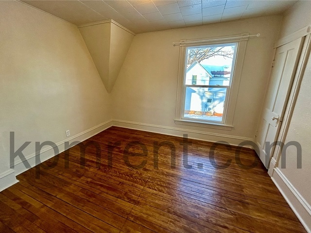 Building Photo - 705 10th St NE