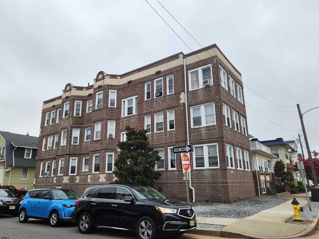 Building Photo - 5005 Ventnor Ave