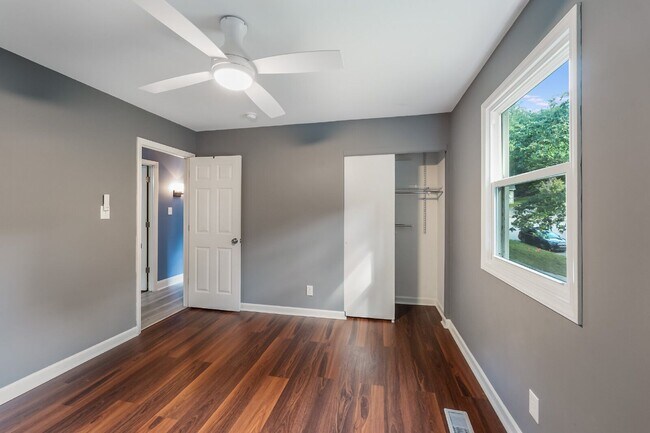 Building Photo - 1 Westbury Pl