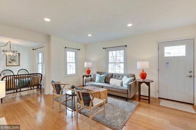 Building Photo - Perfect 4 bedroom count Home in Columbia H...