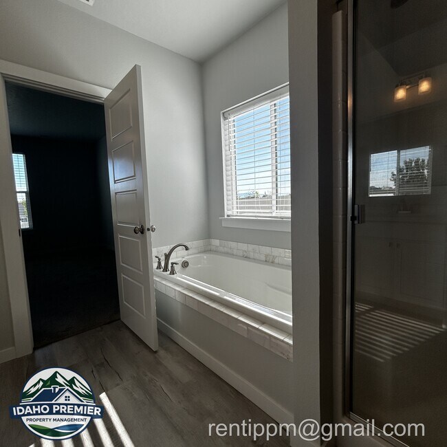 Building Photo - 1340 W Brink St