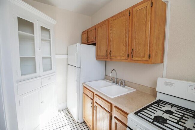 Building Photo - 1531 N Washington St