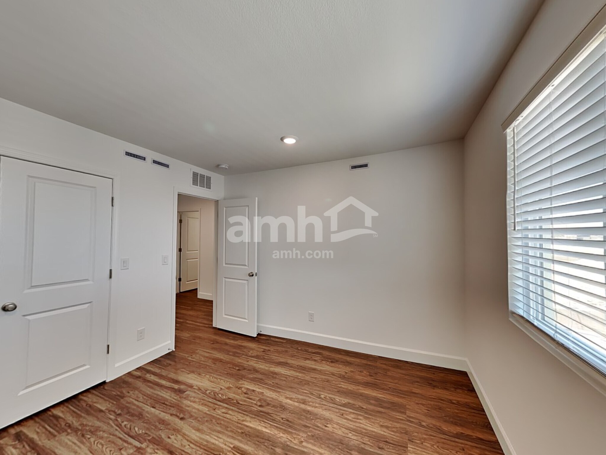Building Photo - 9122 Ribbon Mdw Ct