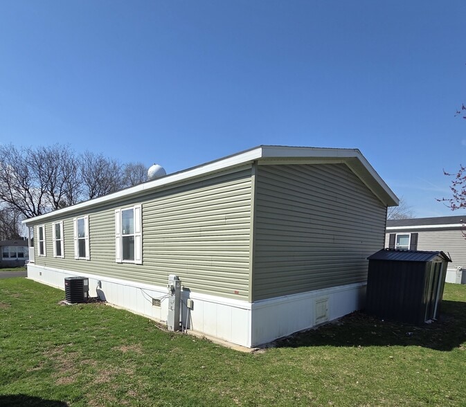Building Photo - 55 Hickory Ln