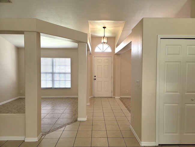 Building Photo - 3438 SW San Benito St