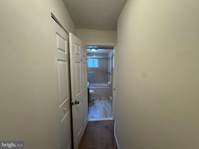 Building Photo - 1008 Stiles St